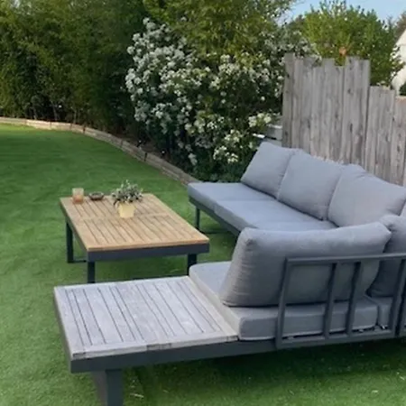 House 3 Comfort With Garden בוגונה